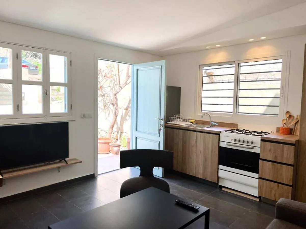Railway House 1Br Apt With Front Yard, 24 Hours Power Beyrouth Liban